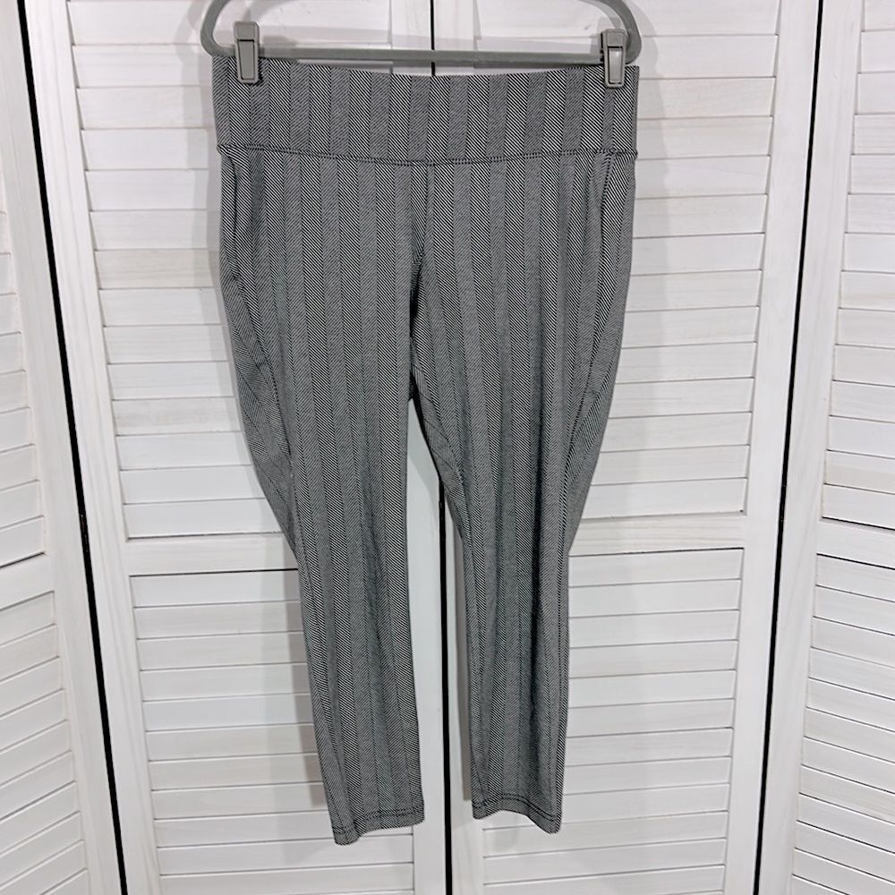 Torrid Studio Slim Fix Pixie Pants Size 0 Large  Ponte Herringbone Bone NWOT - Picture 4 of 13